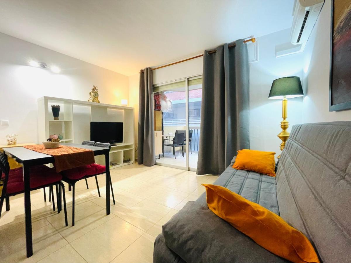 Renovado Apartamento En Zona Residencial A Pasos Del Mar Салоу Экстерьер фото