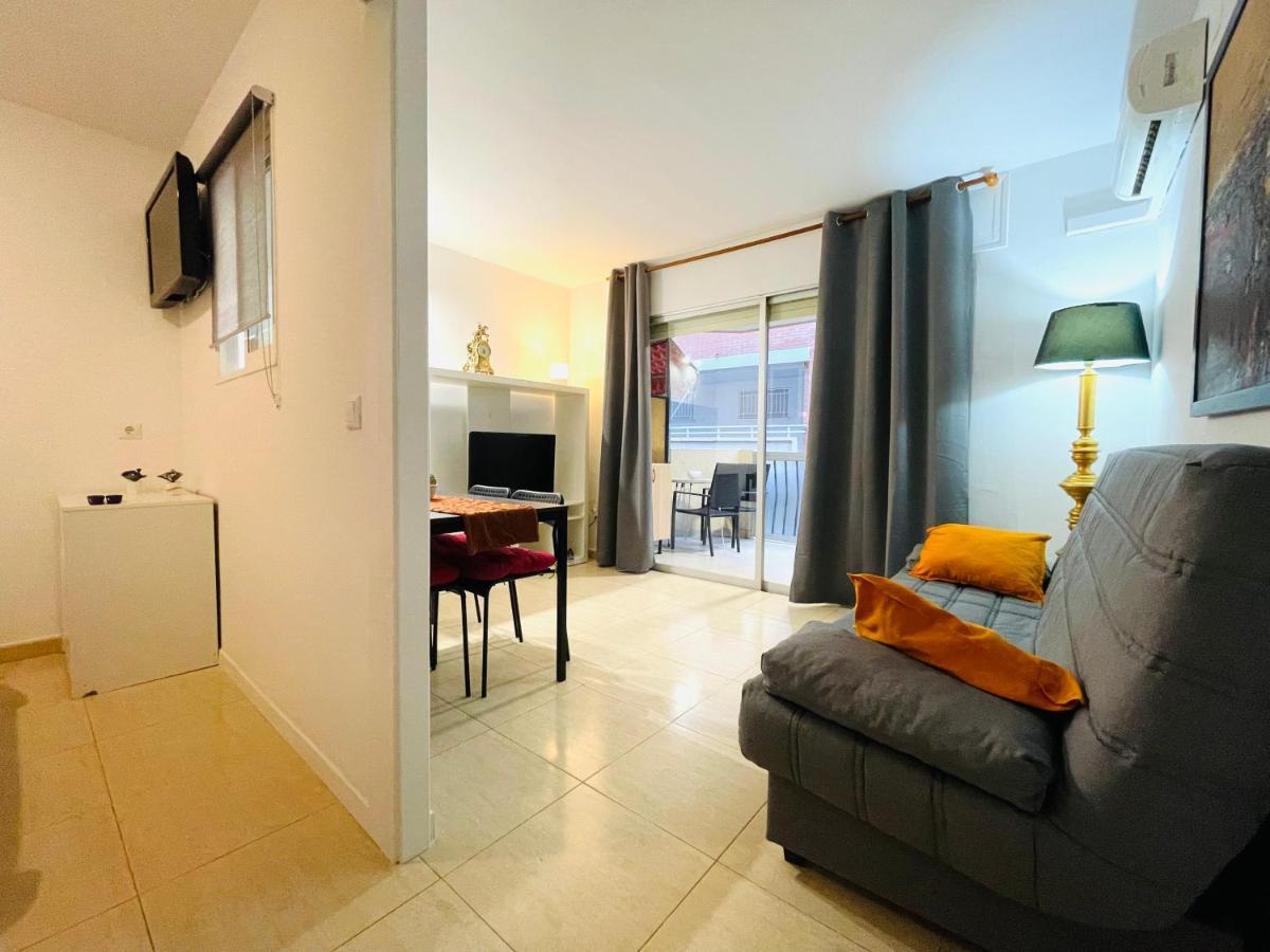 Renovado Apartamento En Zona Residencial A Pasos Del Mar Салоу Экстерьер фото